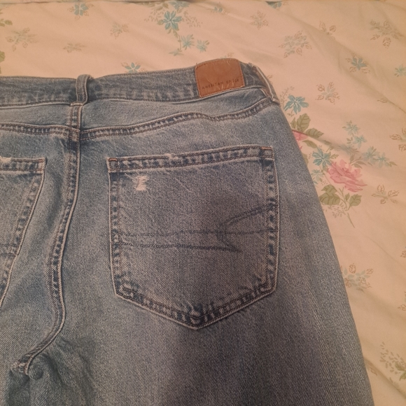America Eagle Low Rise Baggy Jeans - Picture 4 of 10